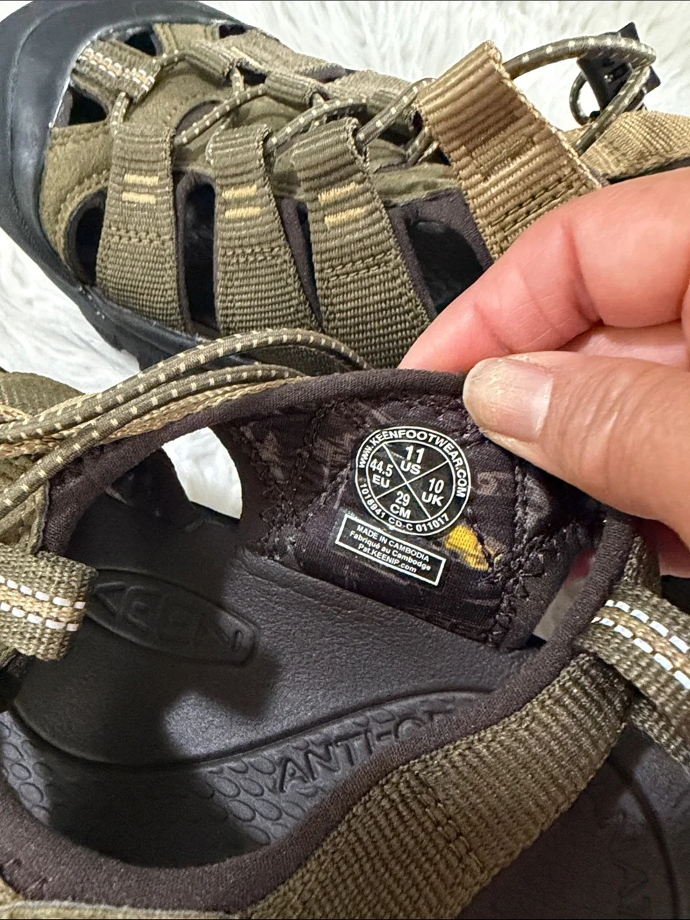 Keen Men's Newport H2 Olive and Tan Closed-Toe Outdoor Sandals